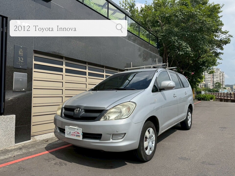 2012 TOYOTA  INNOVA